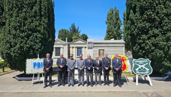 Detacamento Concepción rememora a Veteranos del 79 en mausoleo penquista